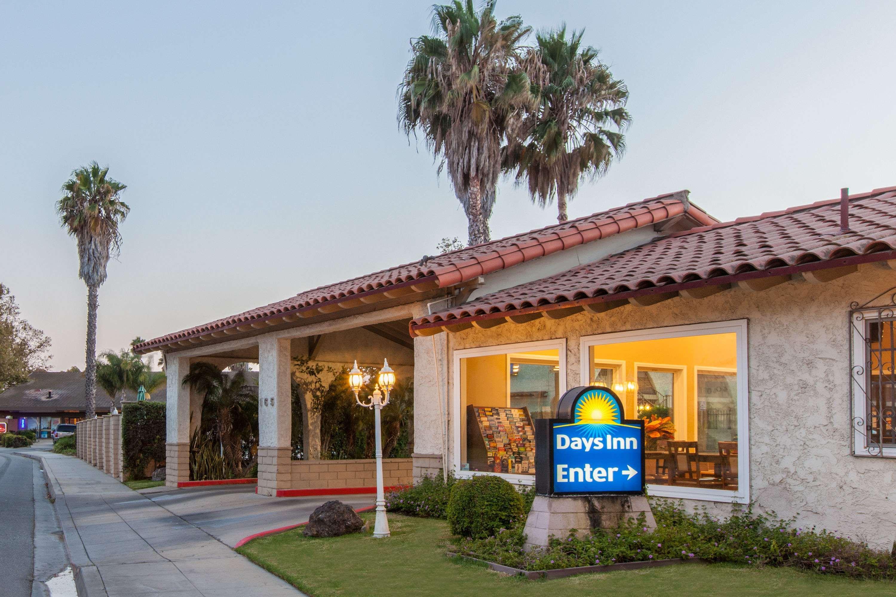 Days Inn By Wyndham Camarillo - Ventura Exterior photo